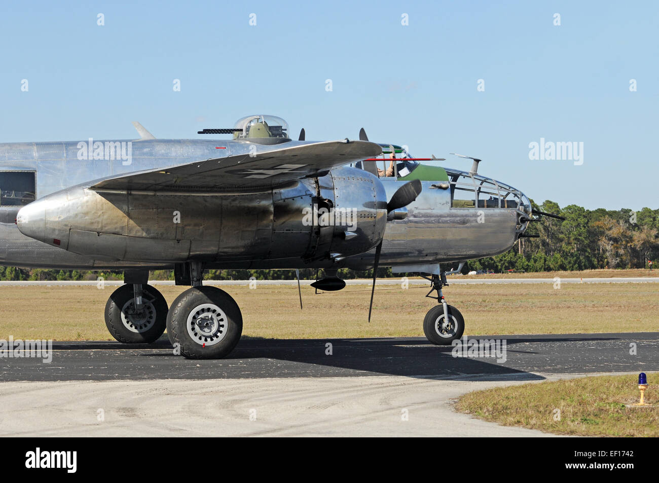 World war ii aircraft hi-res stock photography and images - Alamy