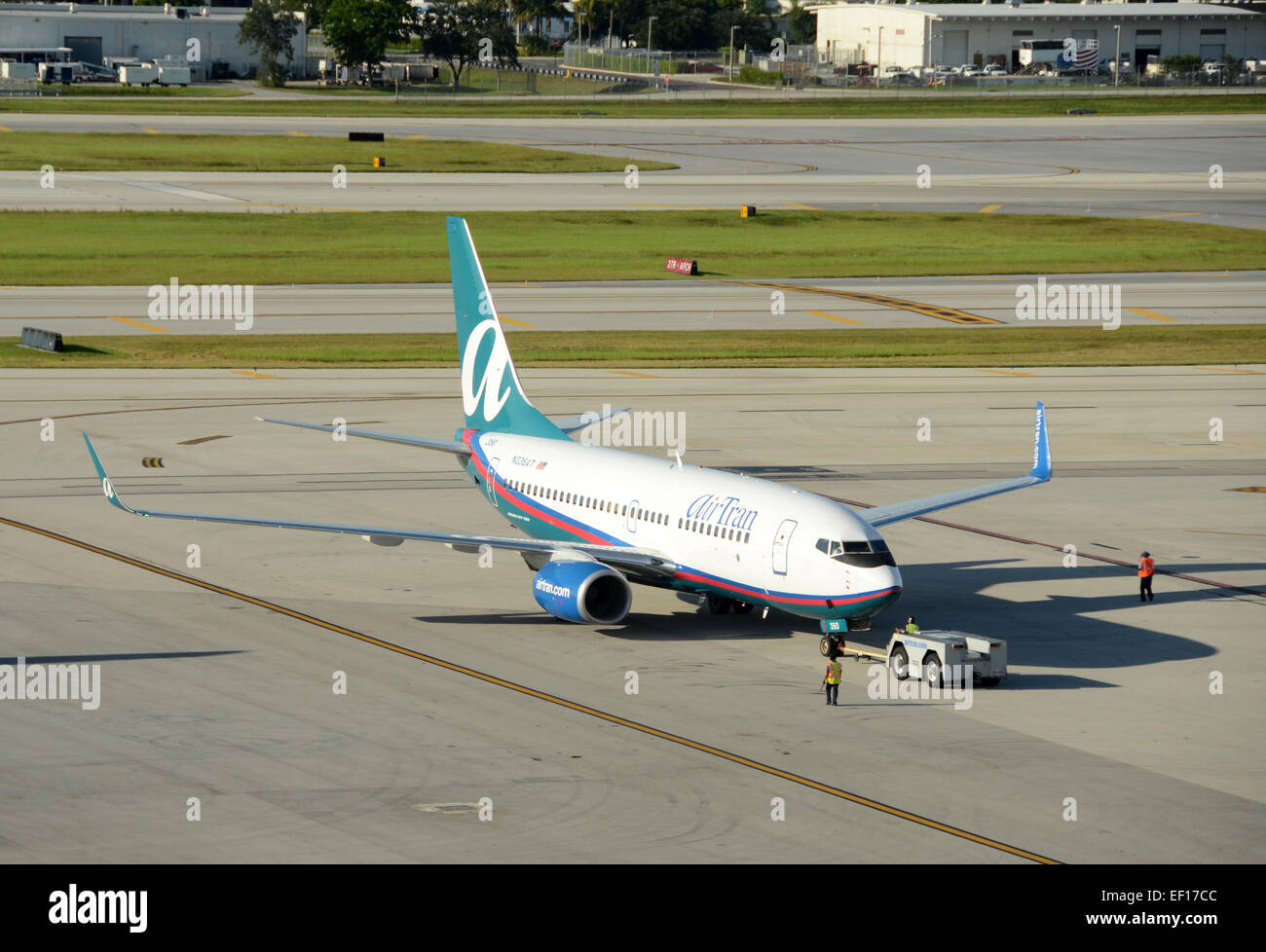 Fort Lauderdale, USA - August 9, 2012: Air Tran Boeing 737  passenger jet airplane arrives in Fort Lauderdale, Florida. Air Tran Stock Photo