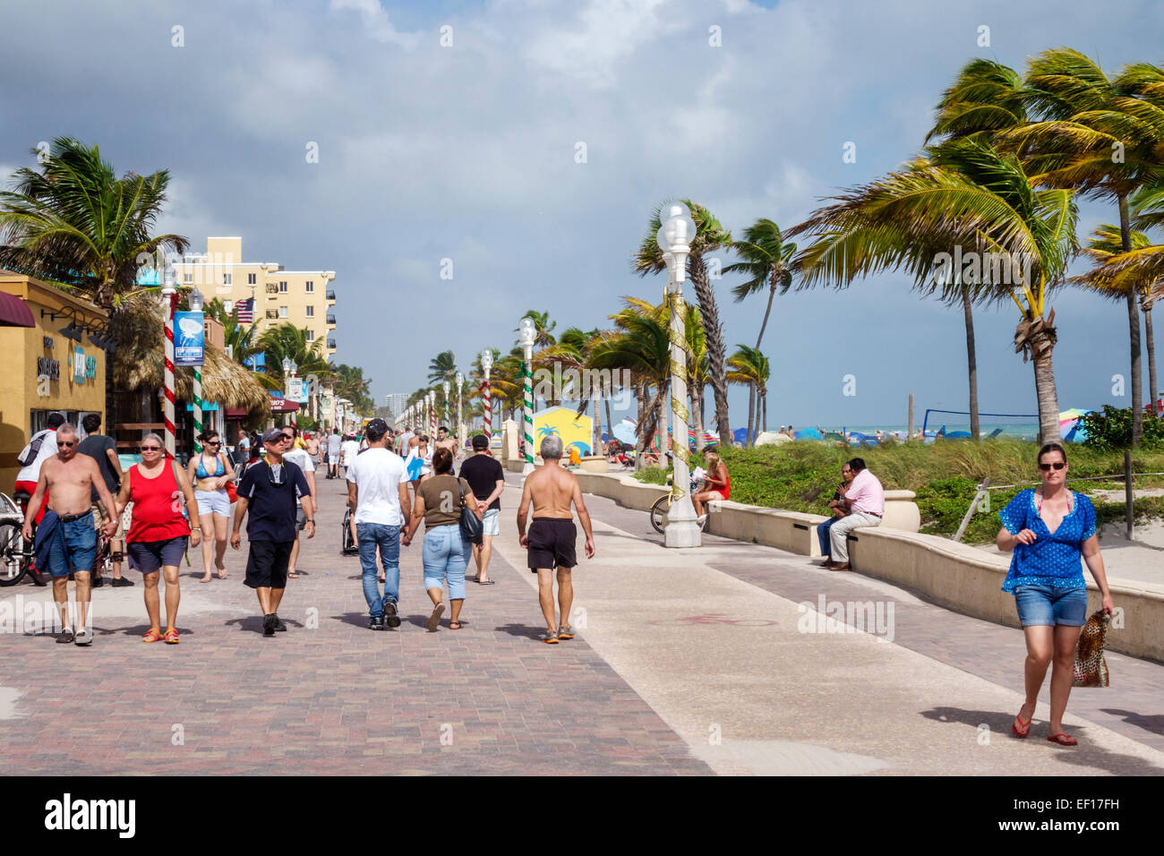 Hollywood Florida North Broadwalk boardwalk pedestrian - Hollywood Floridanorth Broadwalkboardwalkpedestrian Waywalkingatlantic EF17FH