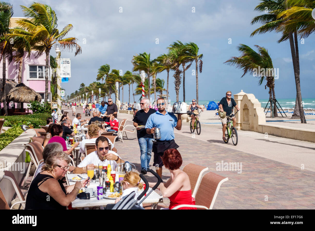 Hollywood Florida North Broadwalk boardwalk pedestrian - Hollywood Floridanorth Broadwalkboardwalkpedestrian Waywalkingatlantic EF17G6
