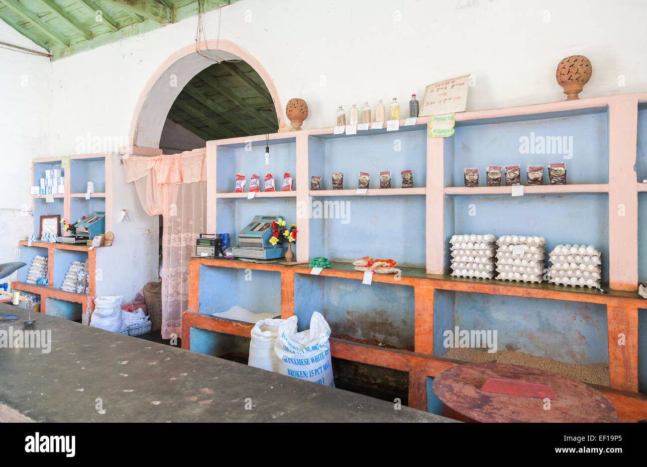 Cuba sancti spiritus shop store hires stock photography and images Alamy