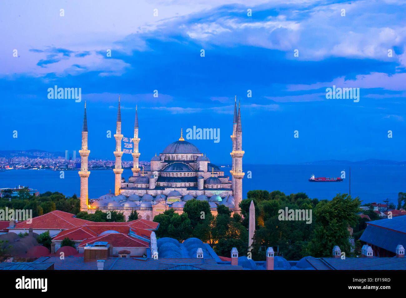 Blue Mosque at night in Istanbul, Turkey Stock Photo - Alamy