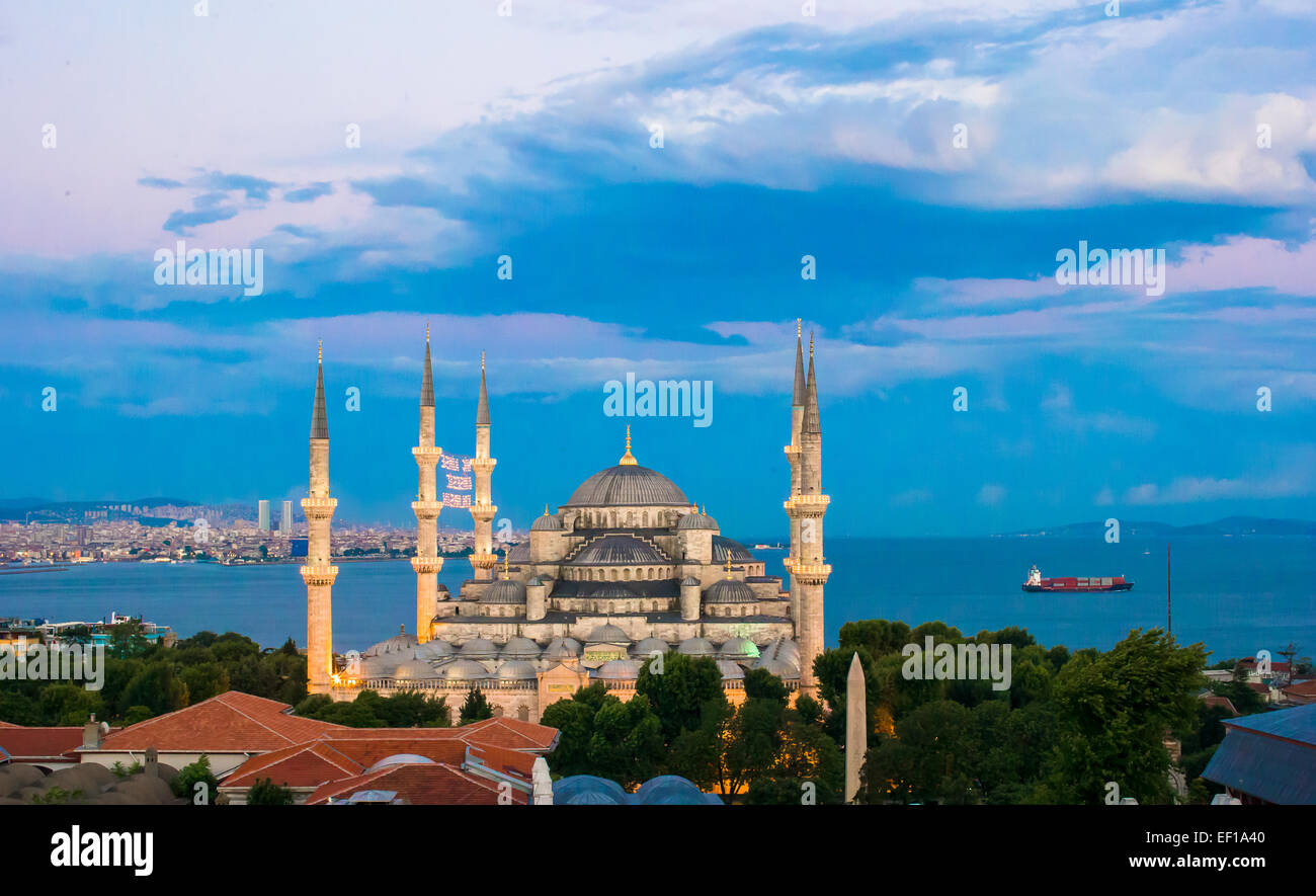 Blue Mosque in Istanbul, Turkey, Sultanahmet district Stock Photo - Alamy