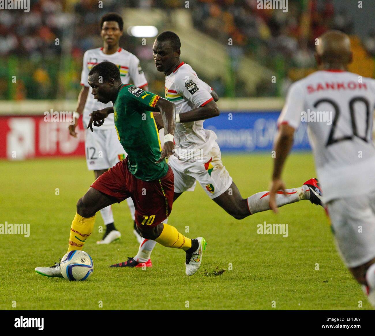 Malabo, Equatorial Guinea. 24th Jan, 2015. Cameroon's Aboubakar Vincent Aboubakar (L Front) vies