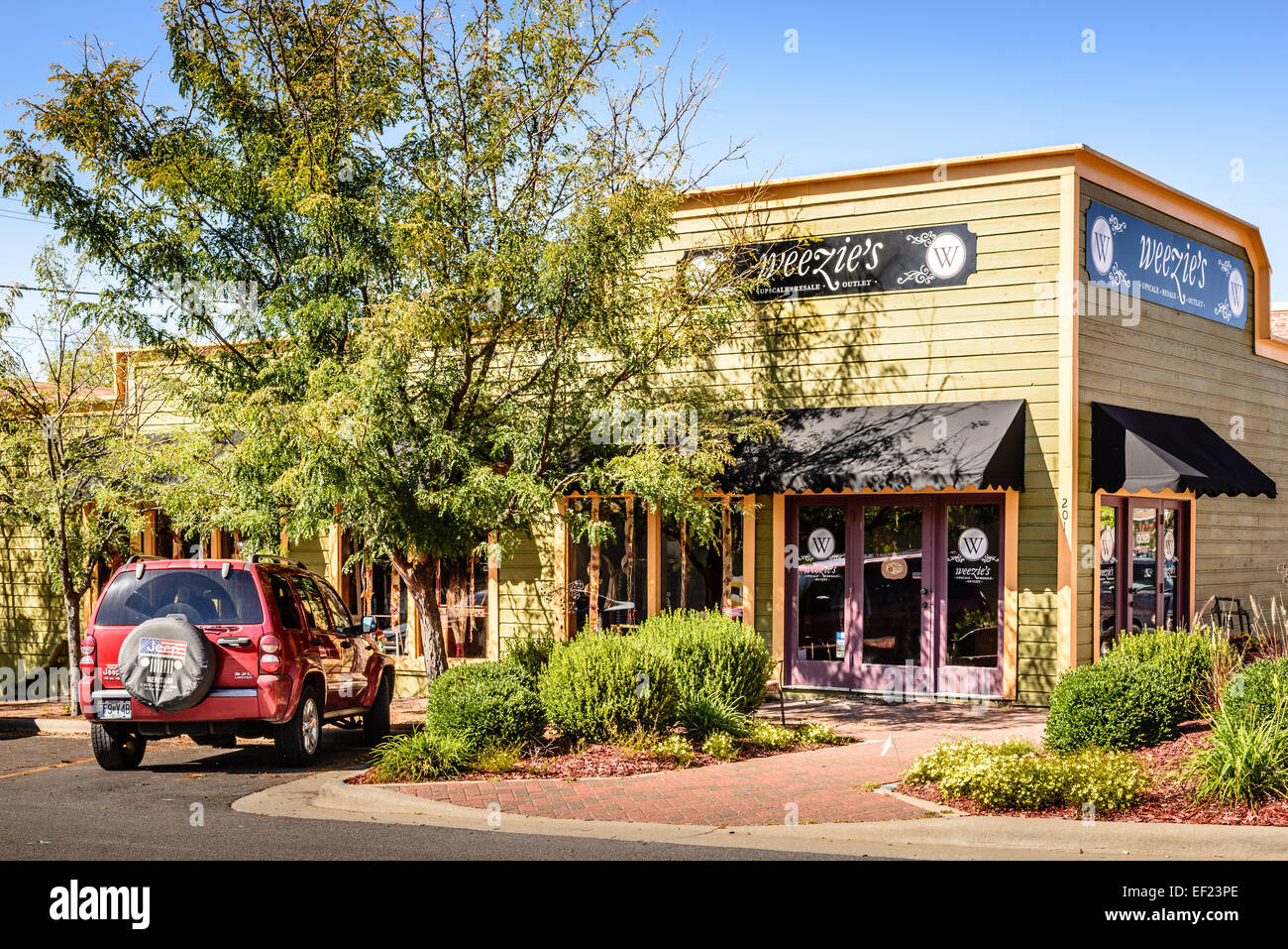 Weezies Upscale Resale, 103 West Church Street, Ozark, Missouri Stock