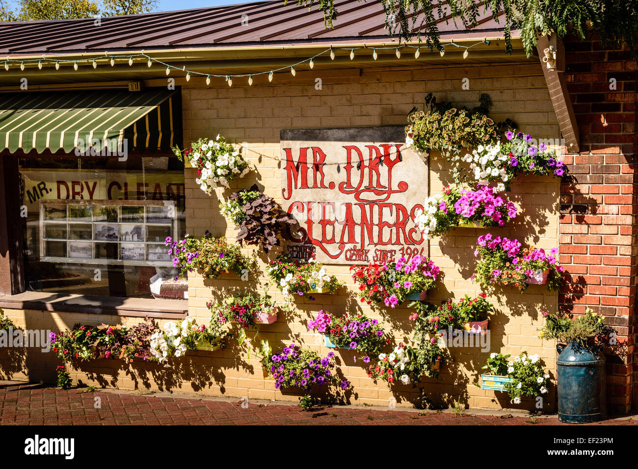 Dry Cleaners High Resolution Stock Photography And Images Alamy