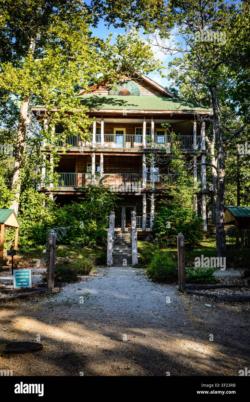 Cotton Gin Inn, Old Dawt Mill, Tecumseh, Missouri Stock Photo Alamy