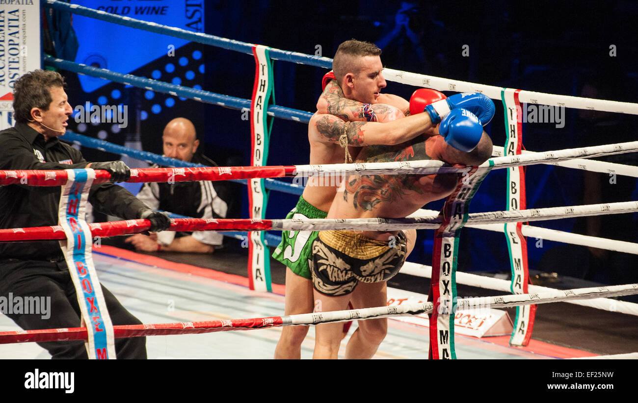 Muay thai hi-res stock photography and images - Page 4 - Alamy