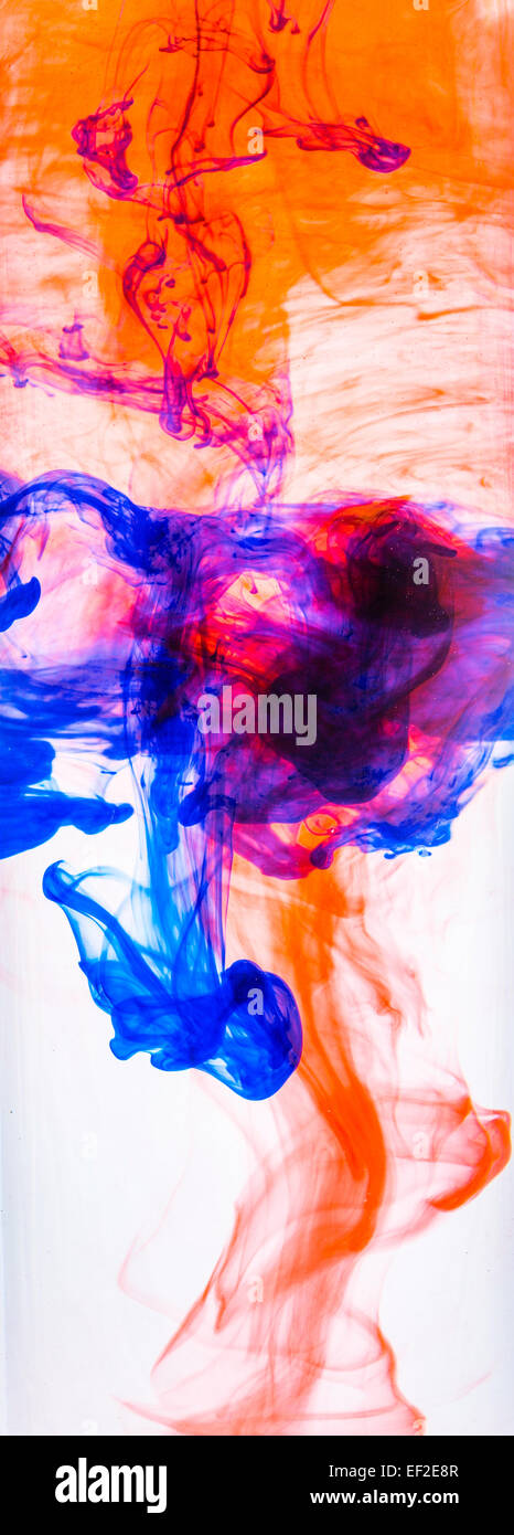 Ink in water hi-res stock photography and images - Alamy
