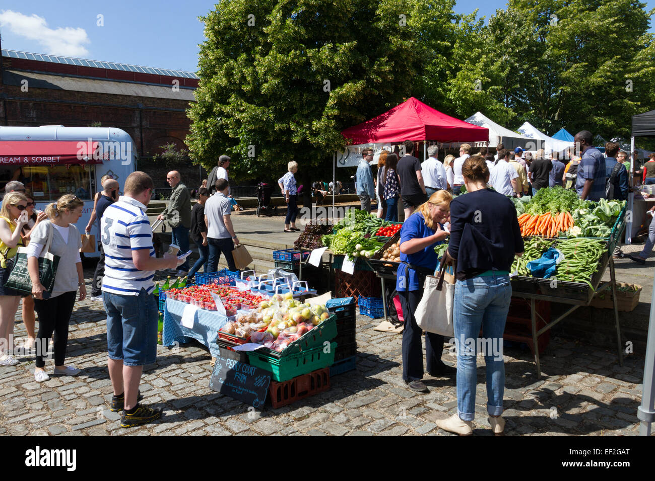 Wapping Market, Brussels Wharf, Shadwell Basin, London, E1W Stock Photo