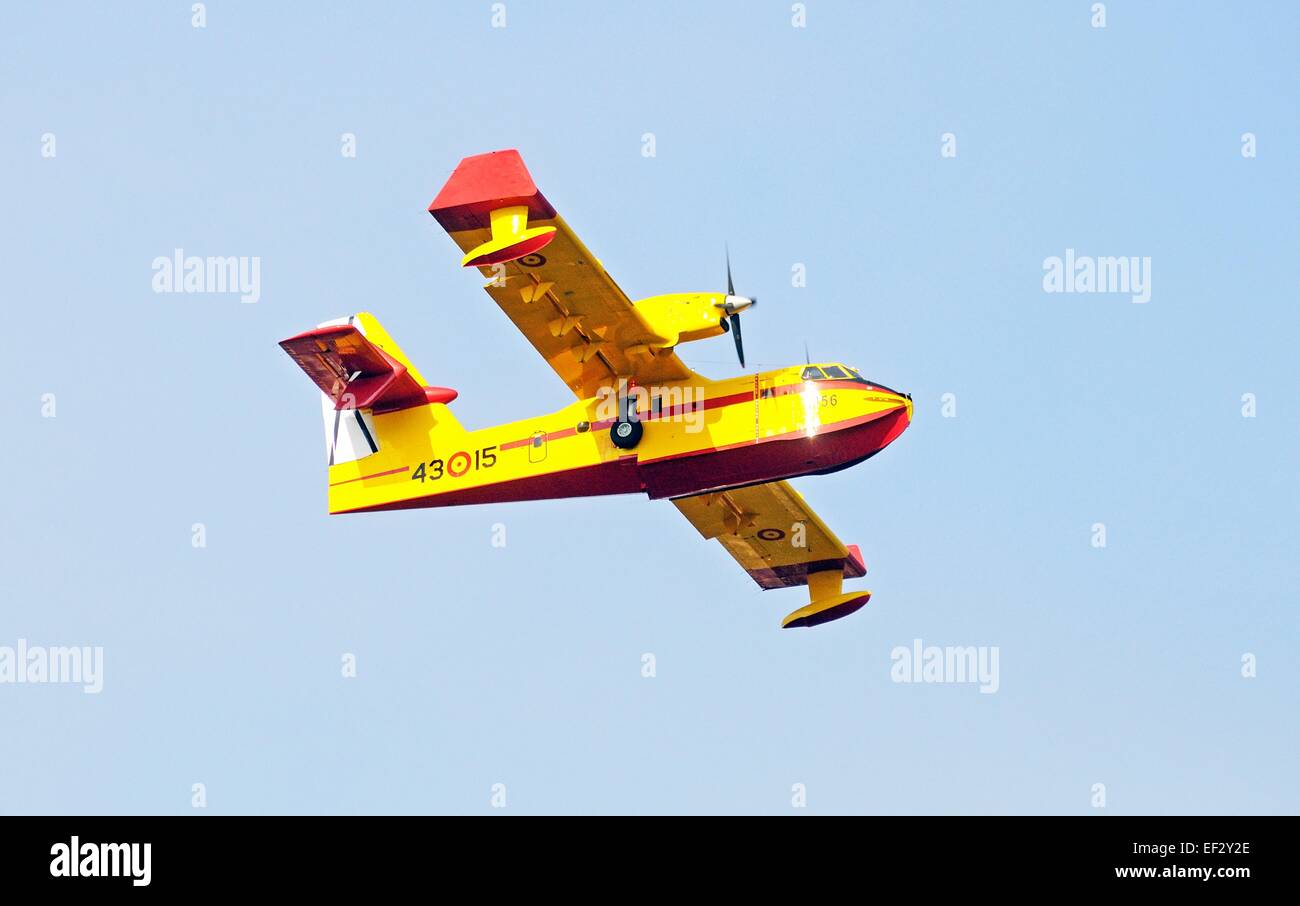 Bombardier/Canadair CL415 fire bomber (number 10564315), Cabopino Golf