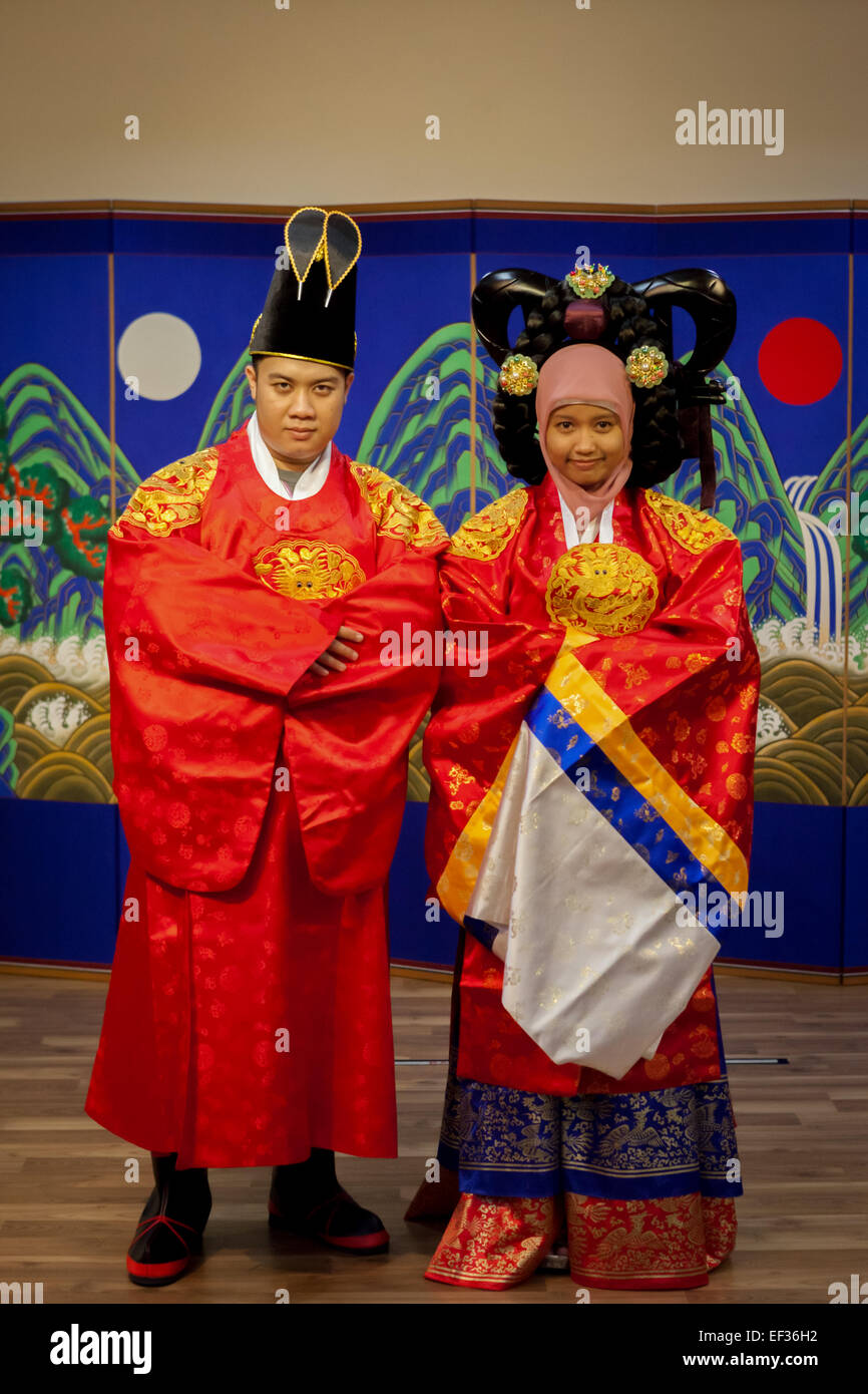 Indonesian university students learning Korean traditional royal wedding at Korea Cultural Centre in Jakarta, Indonesia. Stock Photo