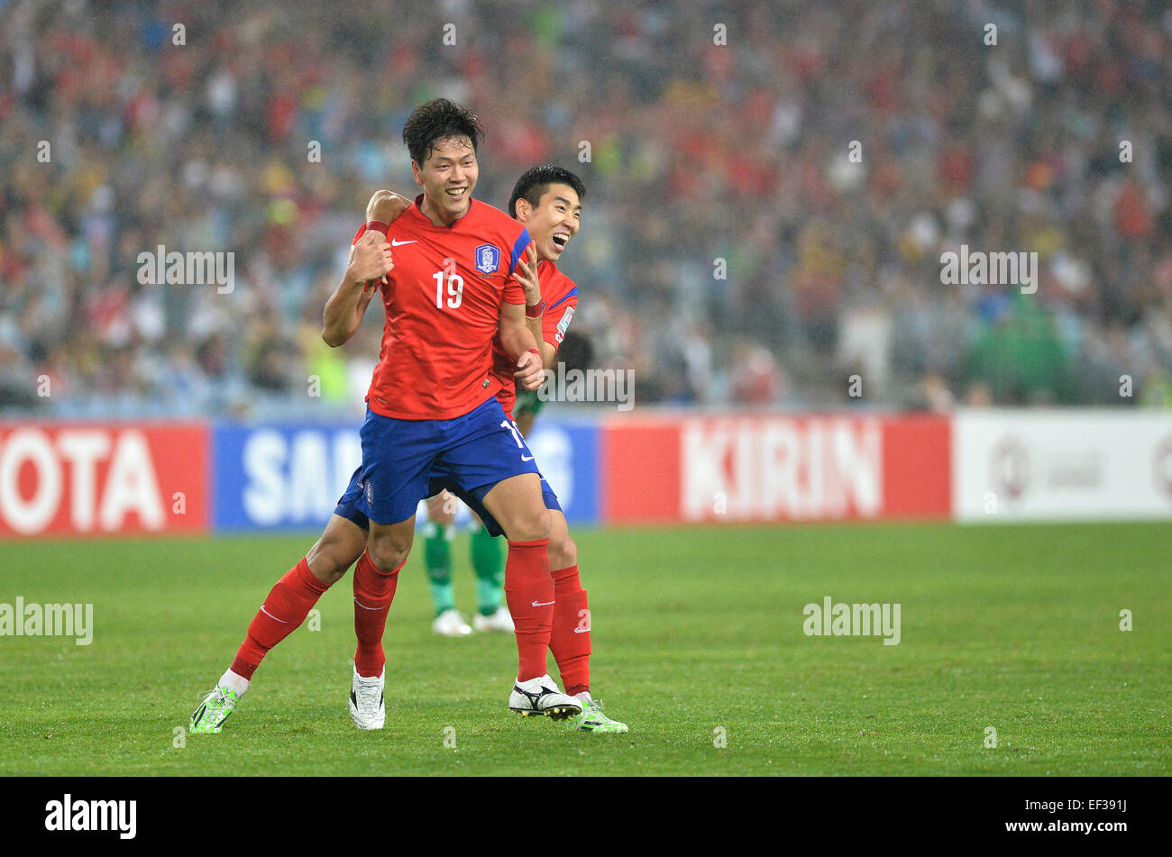 Sydney, Australia. 26th Jan, 2015. AFC Asian Cup Semi Final. Korea Republic v Iraq. Korean defender Kim Young-gwon scores the second goal.Korea won the game on 2-0. Credit:  Action Plus Sports/Alamy Live News Stock Photo