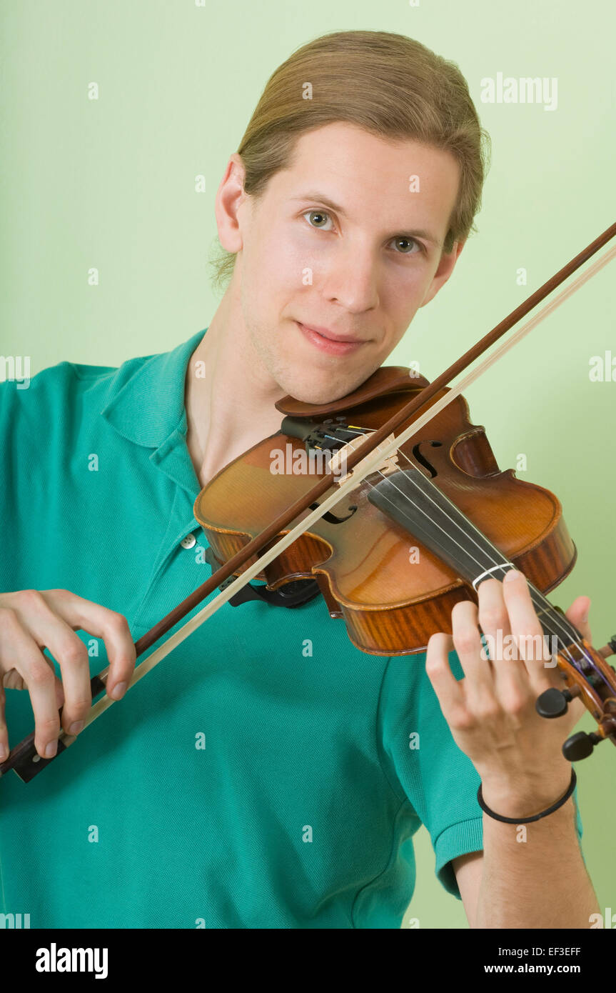 Violinists having fun hires stock photography and images Alamy