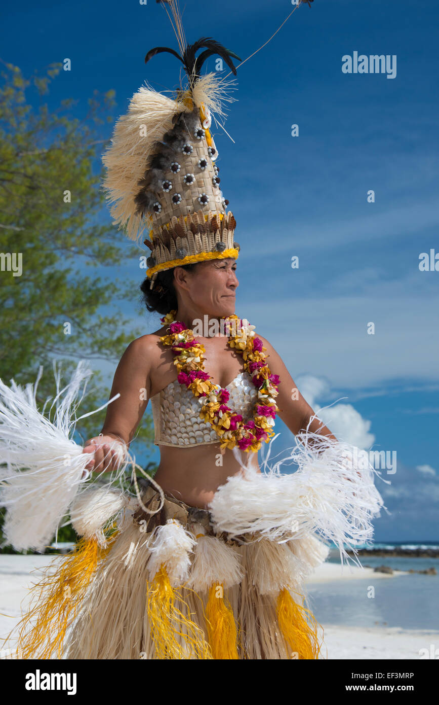 French Polynesia, Austral Islands, Raivavae. Polynesian dance