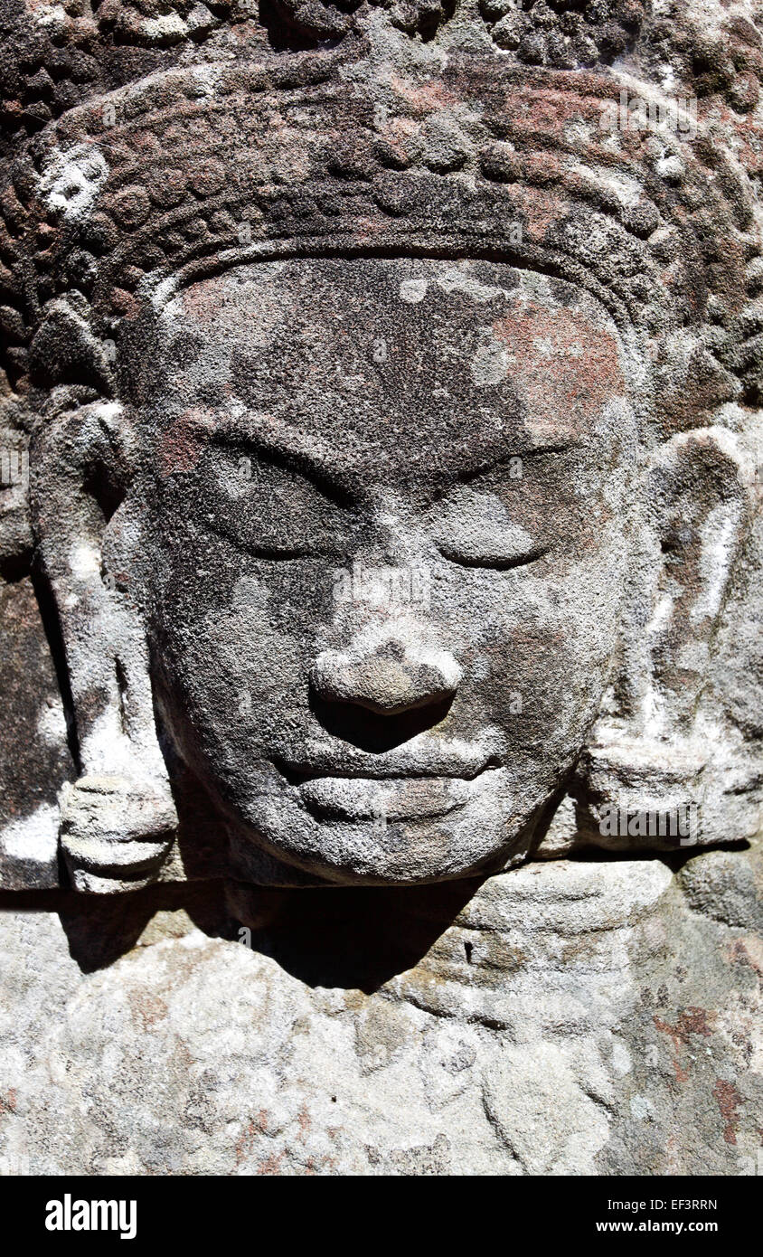 Ancient khmer stone carving in Angkor Wat, Cambodia Stock Photo Alamy