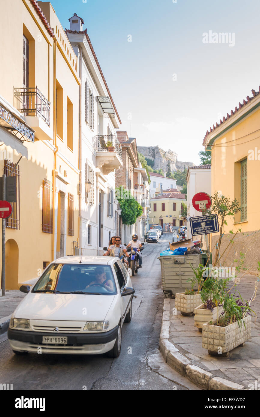 Greek backstreet hi-res stock photography and images - Alamy