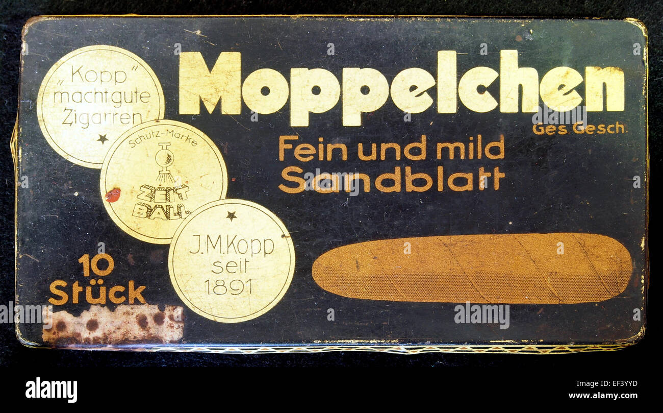 Moppelchen Zigarren blechdose Stock Photo