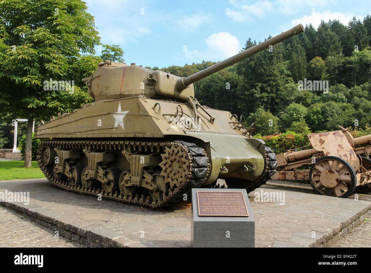 Sherman M4A3 (76) Tank in front of Clervaux Castle, Luxembourg Stock Photo