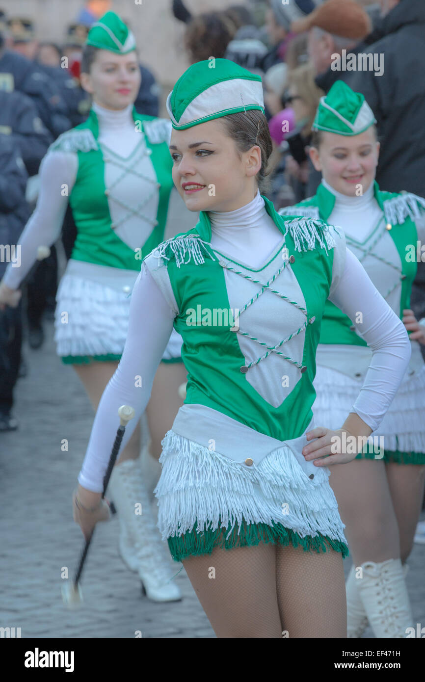 College majorettes hi-res stock photography and images - Alamy