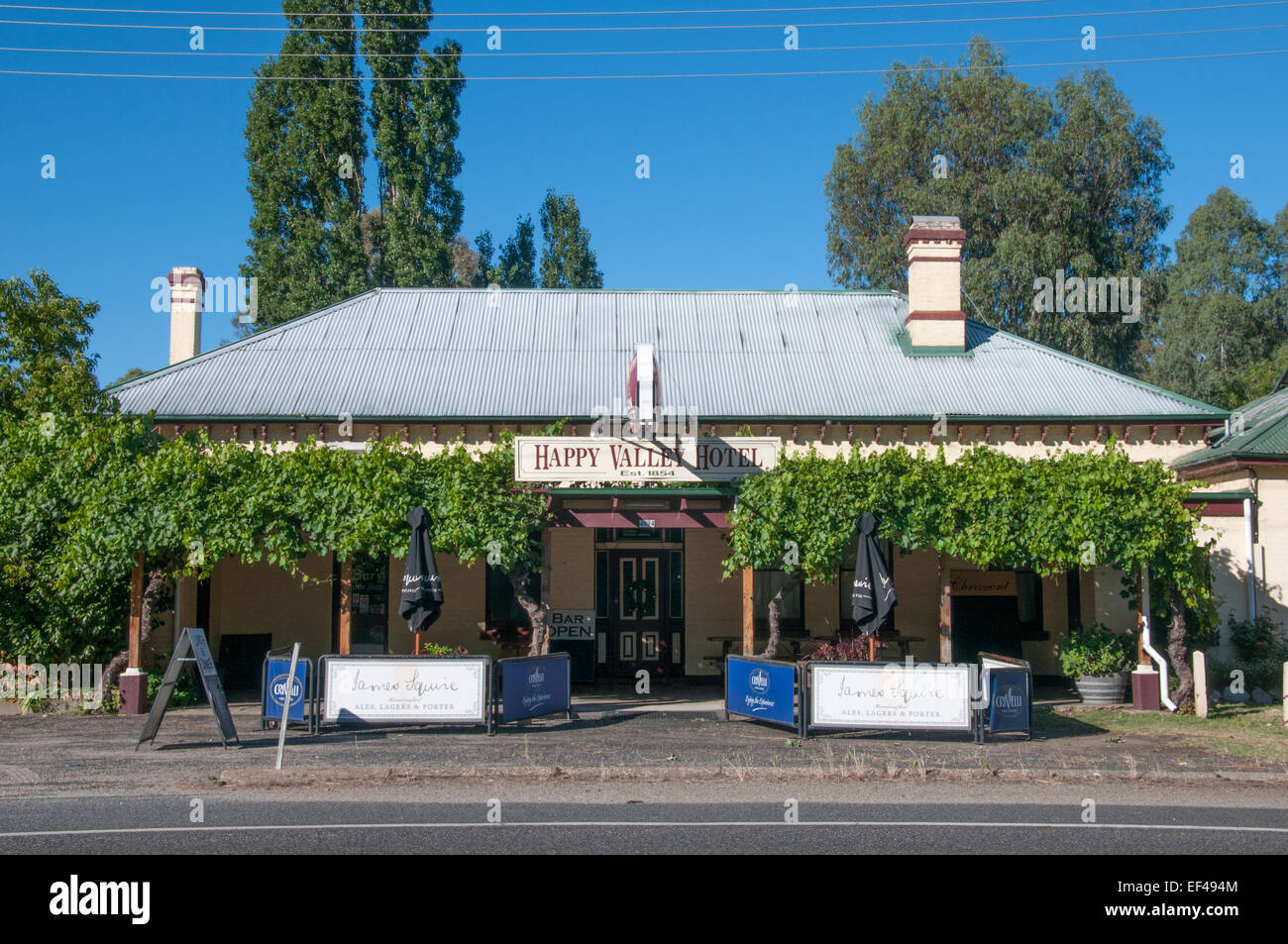 1860s roadside inn outside Myrtleford, Ovens Valley, Victoria Stock Photo