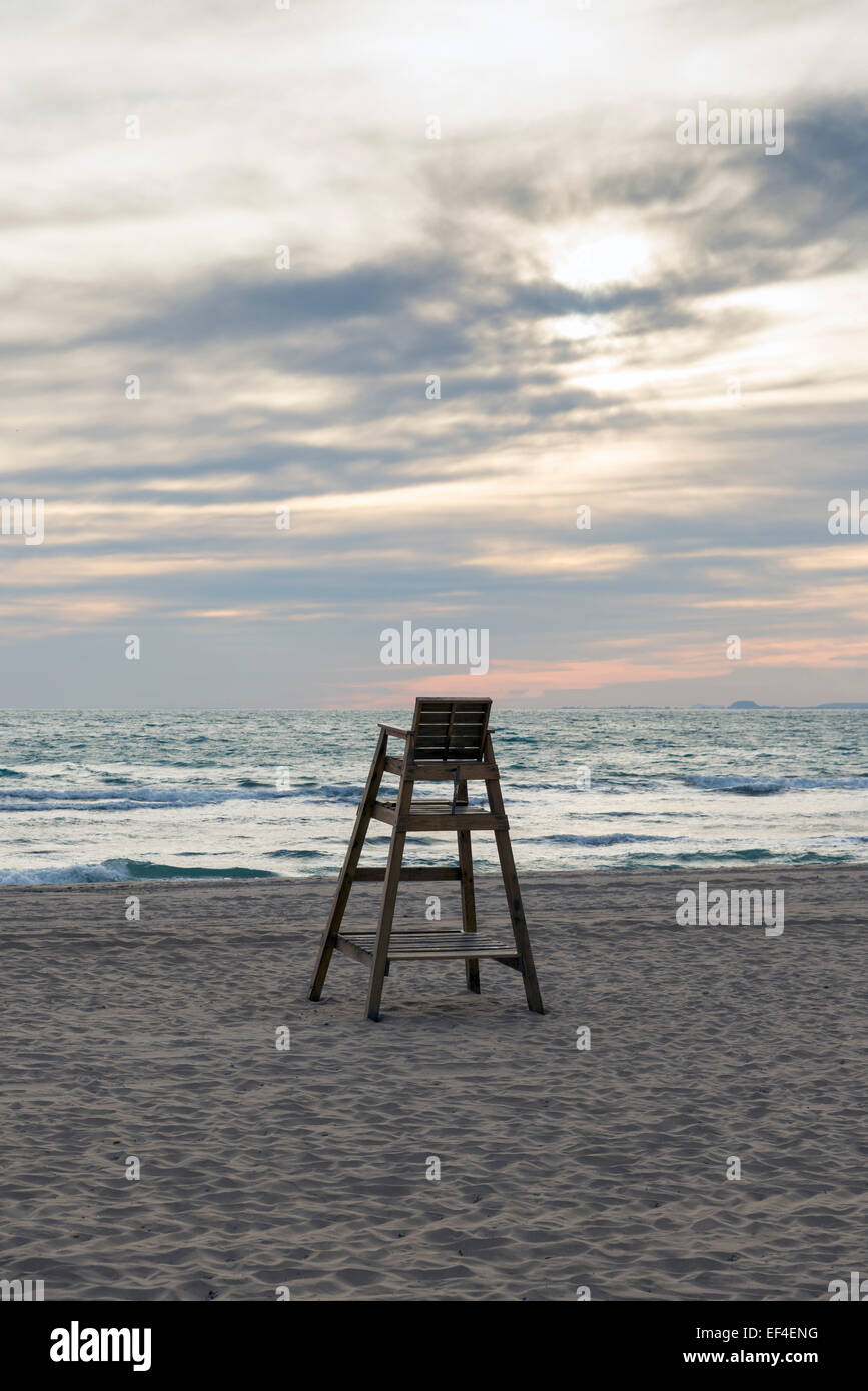 Empty lifeguard chair hi-res stock photography and images - Alamy