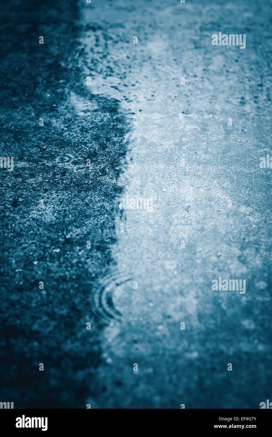 Water droplets hitting wet surface Stock Photo - Alamy