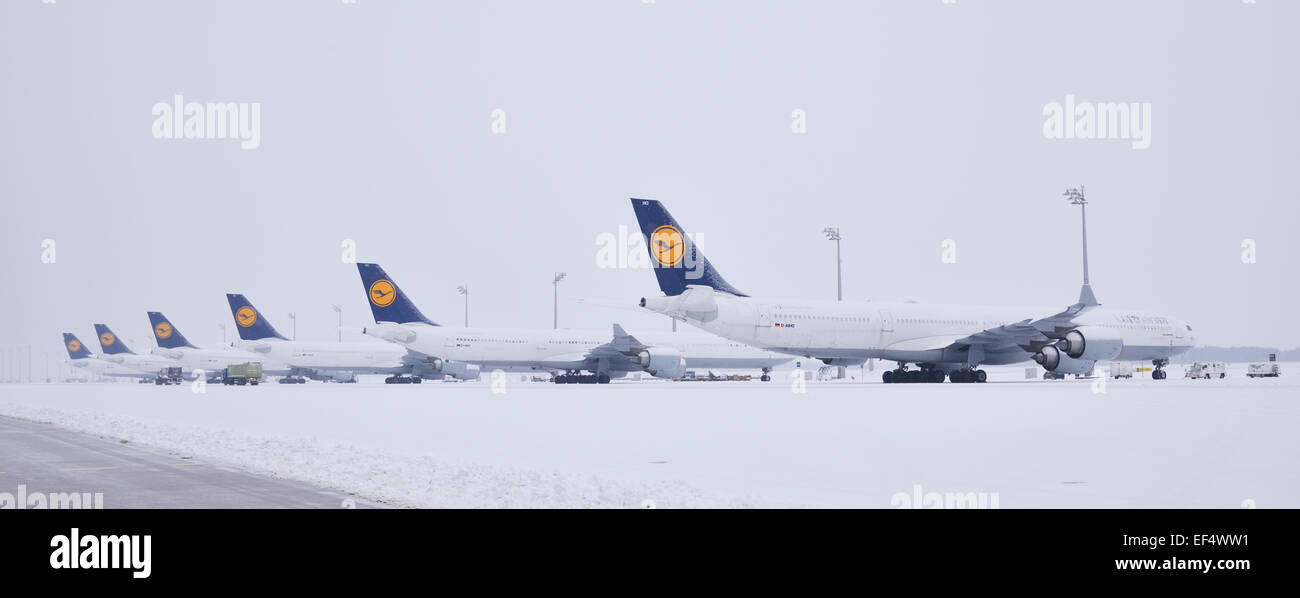 Lufthansa snowplow hires stock photography and images Alamy