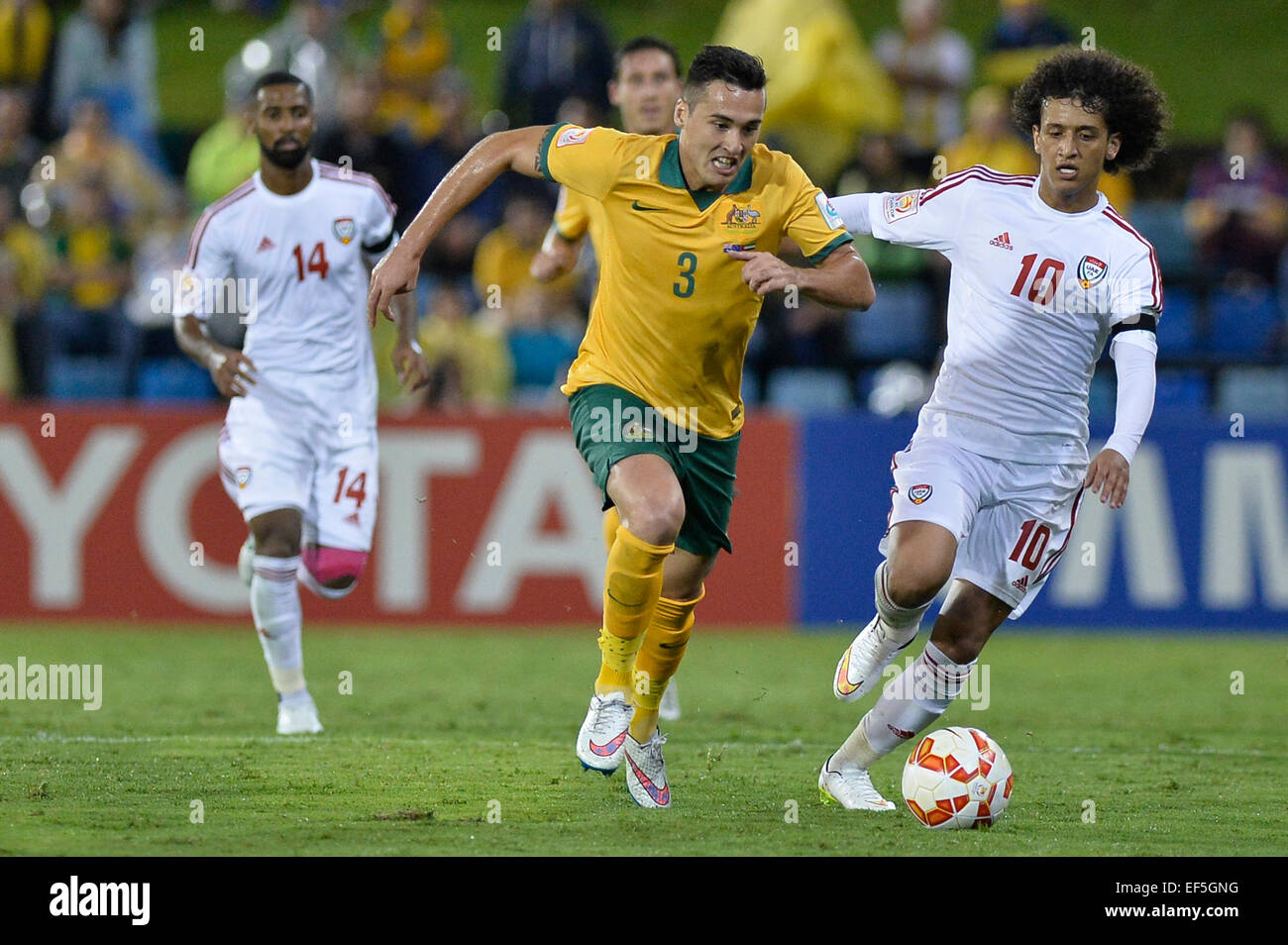 27 01 15 Newcastle Australia Afc Asian Cup Semi Final Australia Versus United Arab Emirates Australian Defender Jason Davidson And Uae Midfielder Omar Abdulrahman Australia Won The Game On 2 0 To Reach The Final Stock