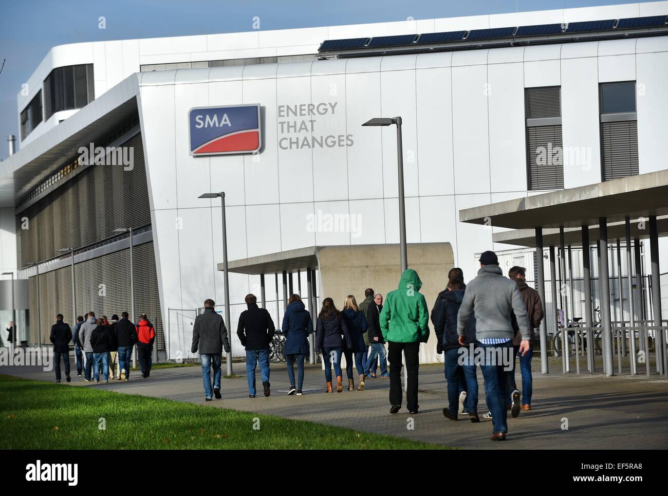 Niestetal Germany 27th Jan 15 Employees Of The Solar Technology Stock Photo Alamy