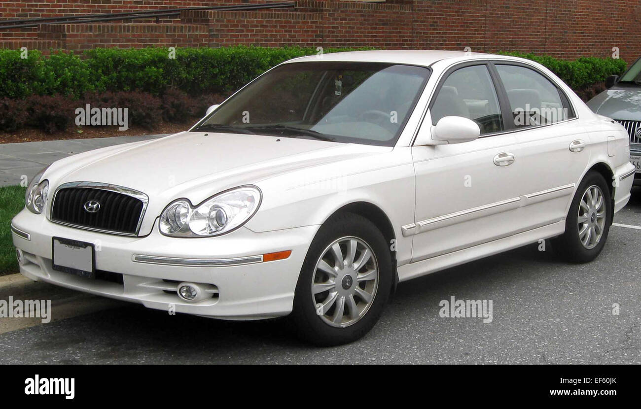 02 05 Hyundai Sonata Stock Photo - Alamy