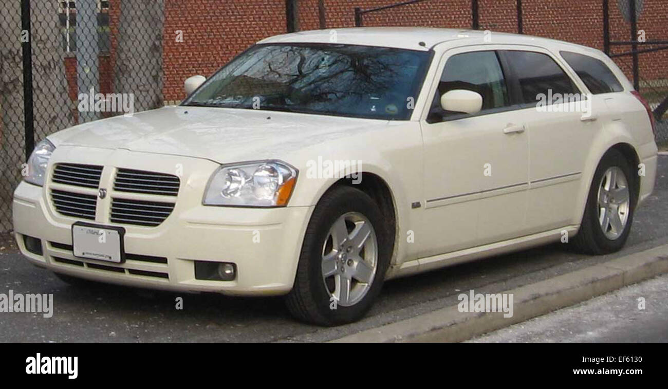 05 07 Dodge Magnum SXT Stock Photo