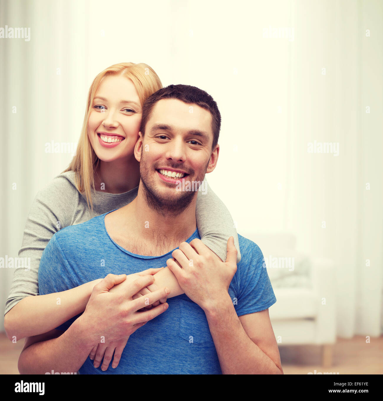 People hugging hi-res stock photography and images - Alamy
