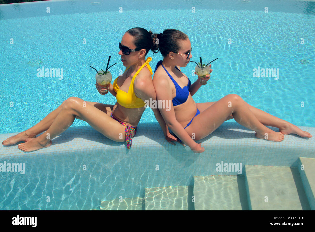 mum and daughter bikini