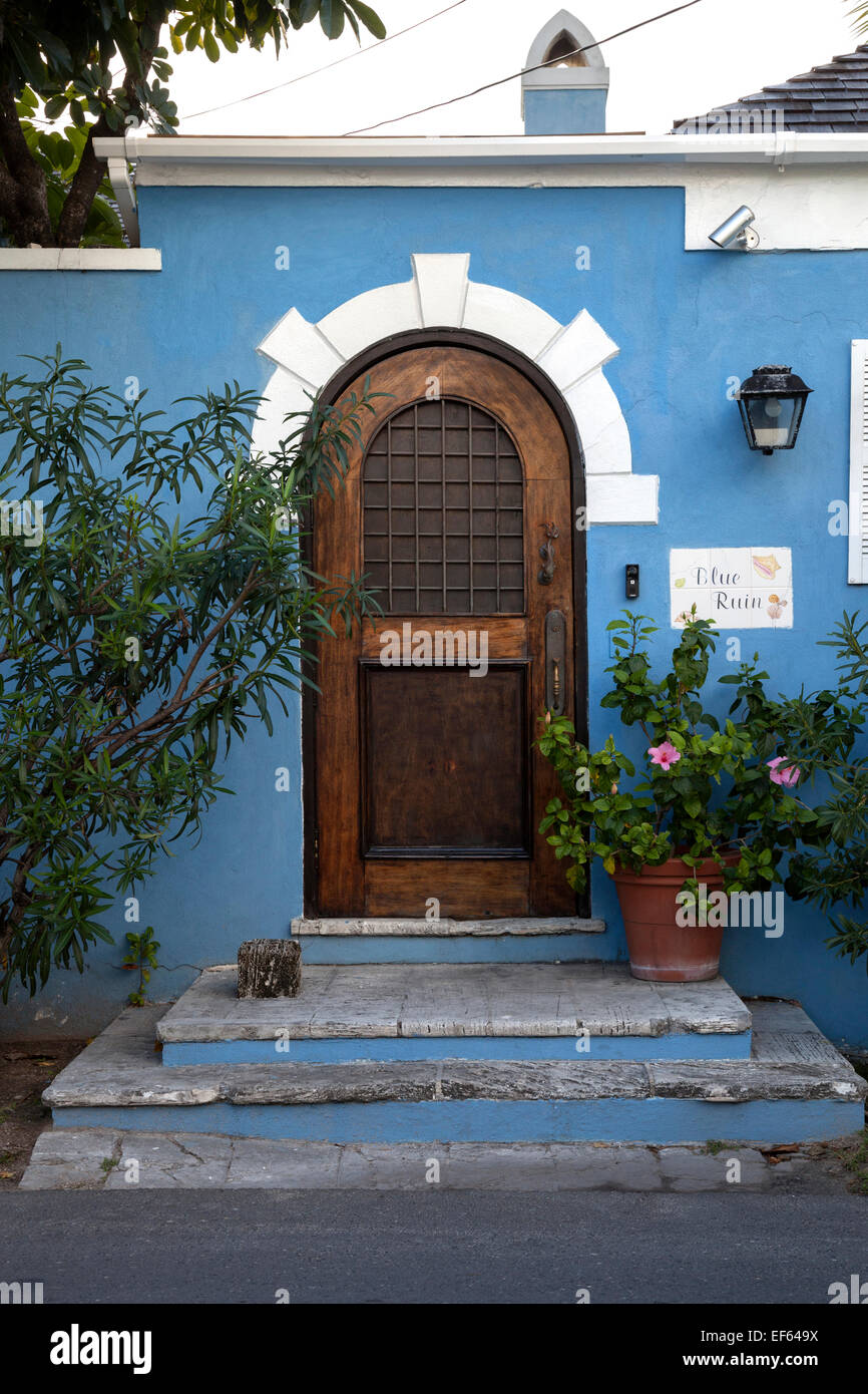 Blue entrance to a home on Harbour Island in the Bahamas Stock Photo