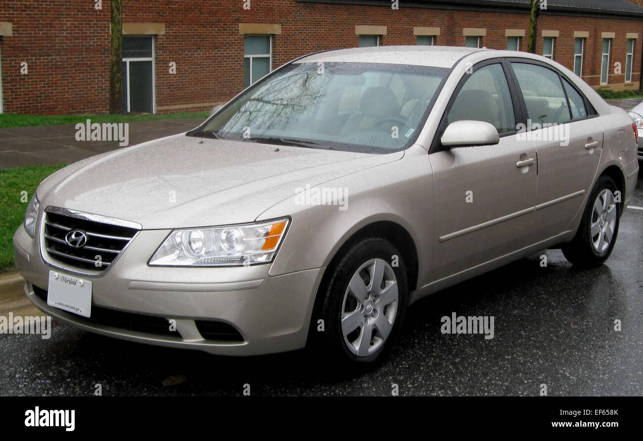 The 2009 Hyundai Sonata GLS is a mid-size sedan offering a balance of ...