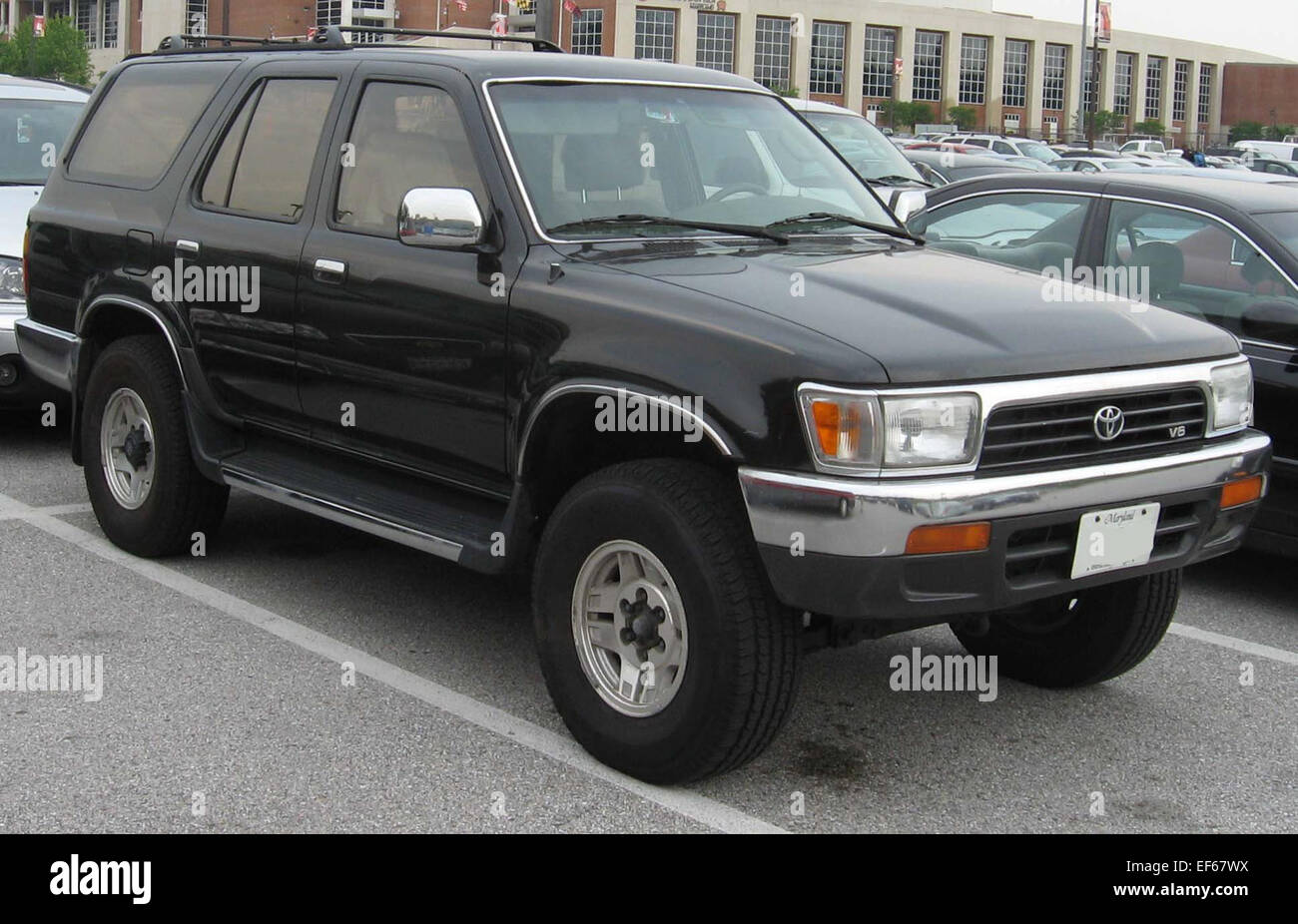 The 1990-1995 Toyota 4Runner is a compact SUV known for its off-road ...