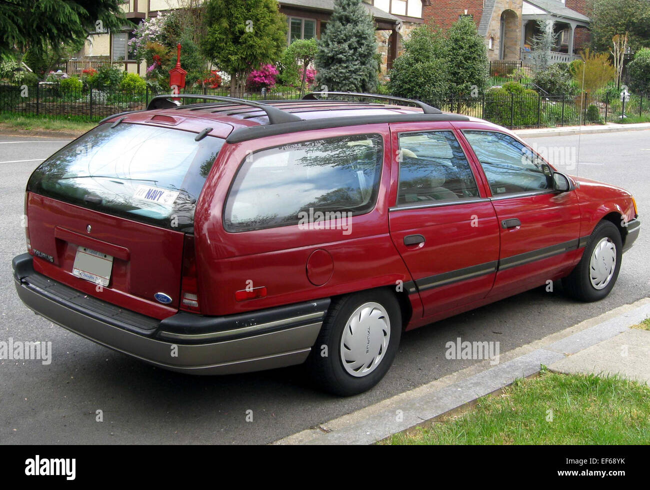 1st ford taurus wagon 04 11 2012 rear 2