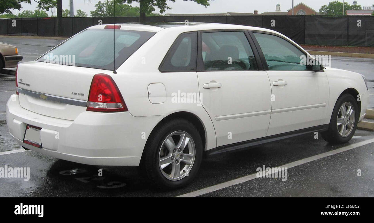 2005 Sport Red Metallic Chevrolet Malibu LT V6 Sedan #19826119 |  GTCarLot.com - Car Color Galleries, image size:1300x775