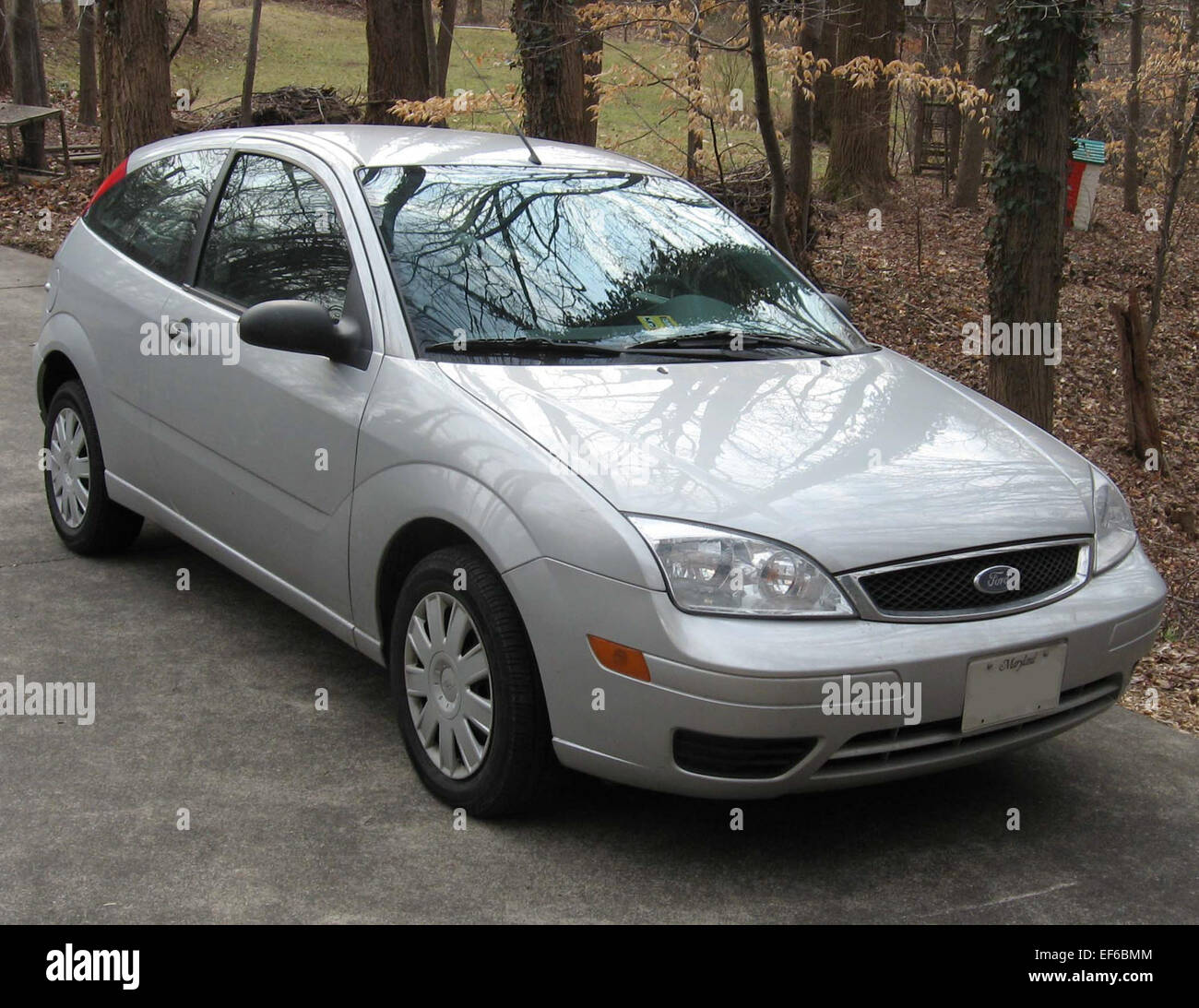 ぽぽ 2005 Ford Focus ZX3 SES 2dr Hatchback - Research - GrooveCar