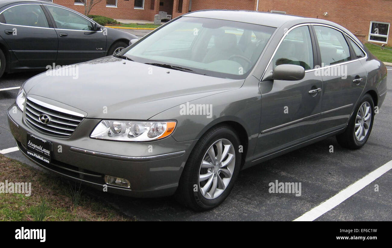 The 2007 Hyundai Azera Limited is a full-size sedan that combines ...