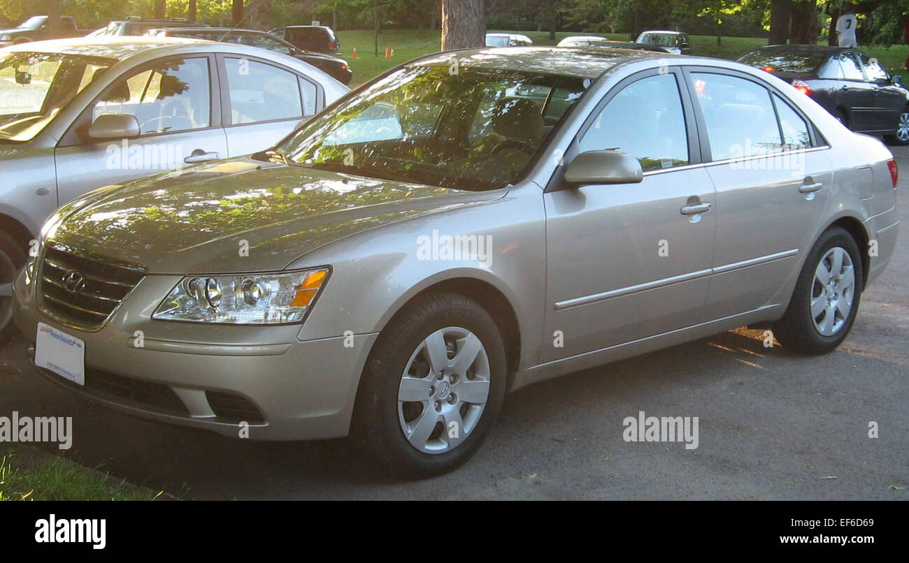 The 2009 Hyundai Sonata GLS is a mid-size sedan known for its ...