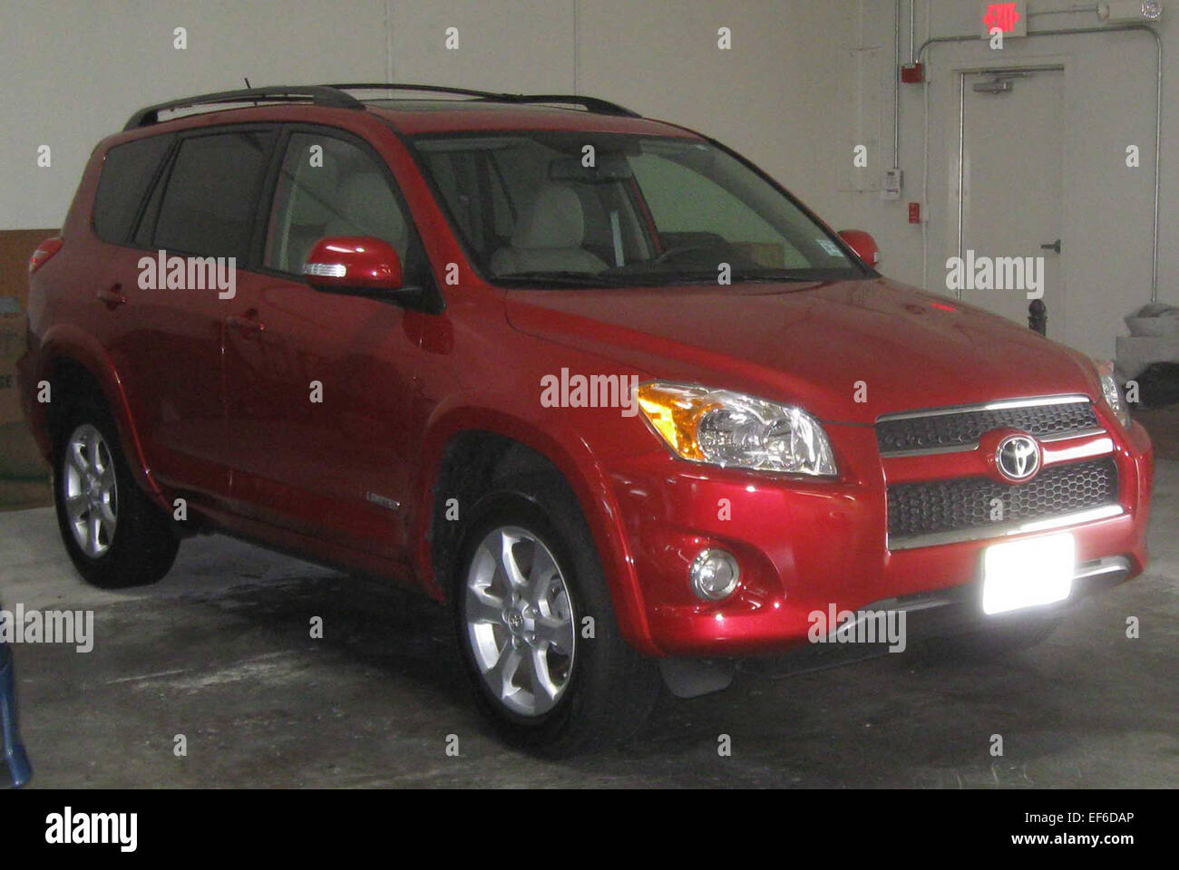 The 2009 Toyota RAV4 Limited is a compact crossover SUV that combines ...