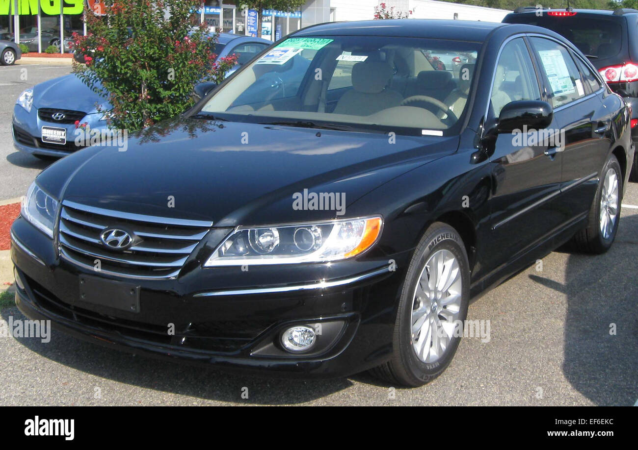 2011 Hyundai Azera GLS 08 26 2010 Stock Photo - Alamy