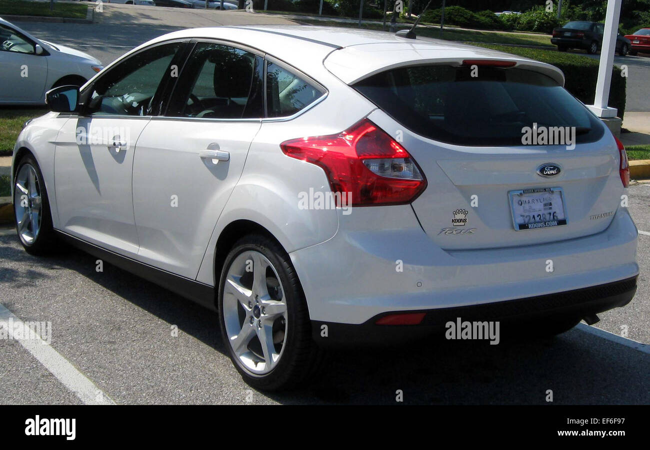 2012 Ford Focus Titanium hatchback 09 2011 rear Stock Photo - Alamy