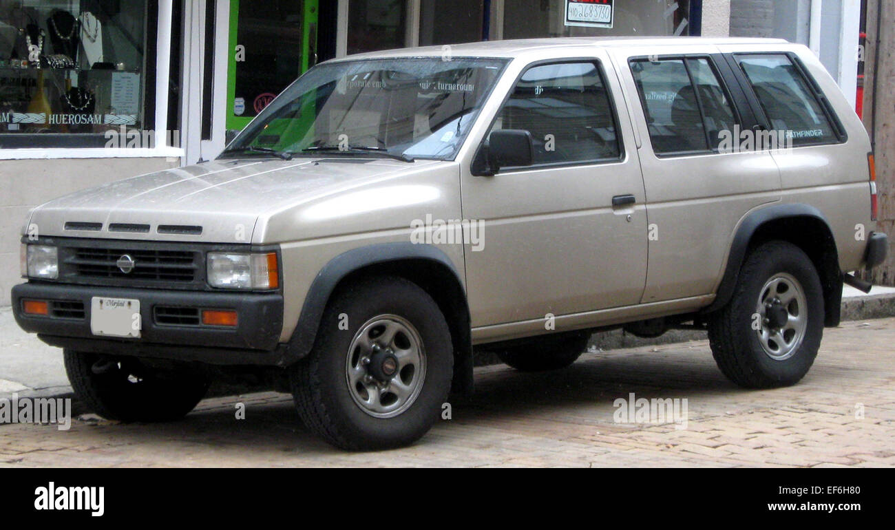 93 95 Nissan Pathfinder 4 Door 02 26 2010 Stock Photo 78206576