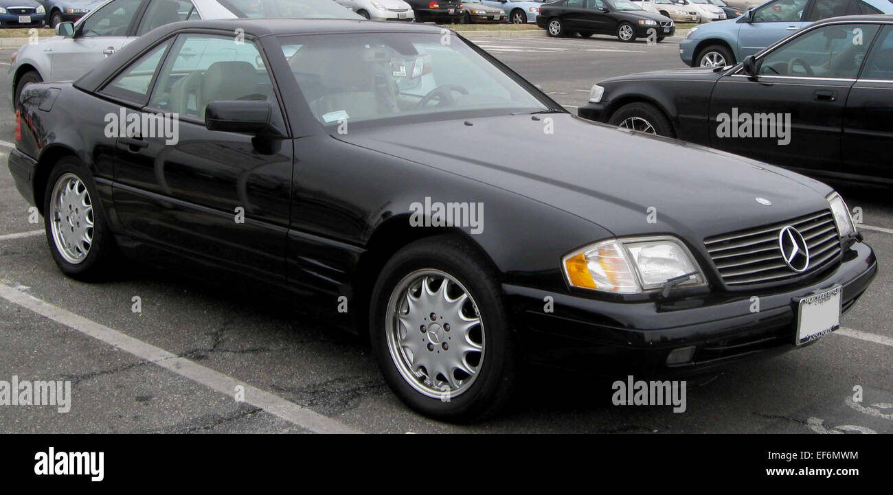Mercedes Benz 500SL Stock Photo - Alamy