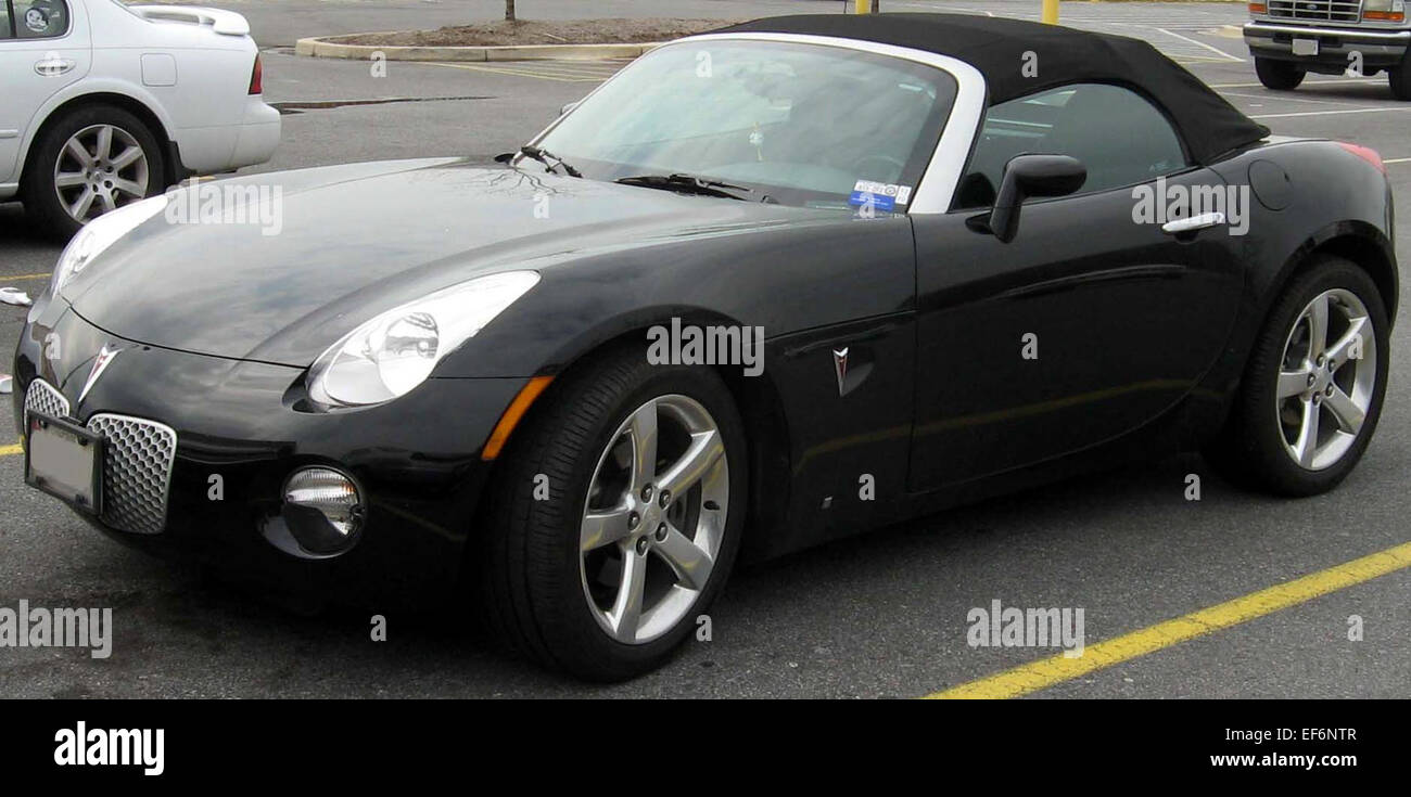 Pontiac Solstice Stock Photo Alamy