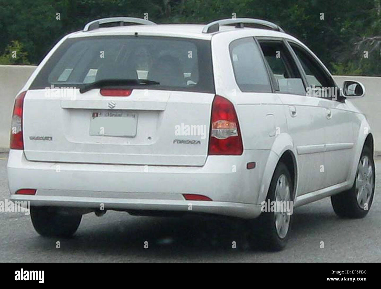 Suzuki Forenza wagon 09 03 2010 Stock Photo - Alamy