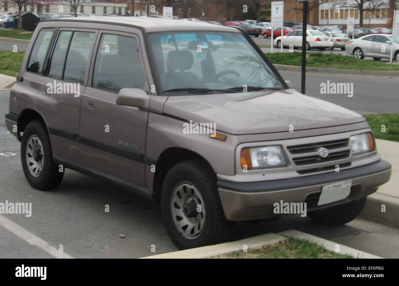 Sidekick Simplistic The Suzuki Sidekick JX 4-door is a compact SUV known for its off-road ...